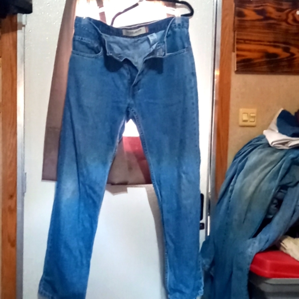Levis